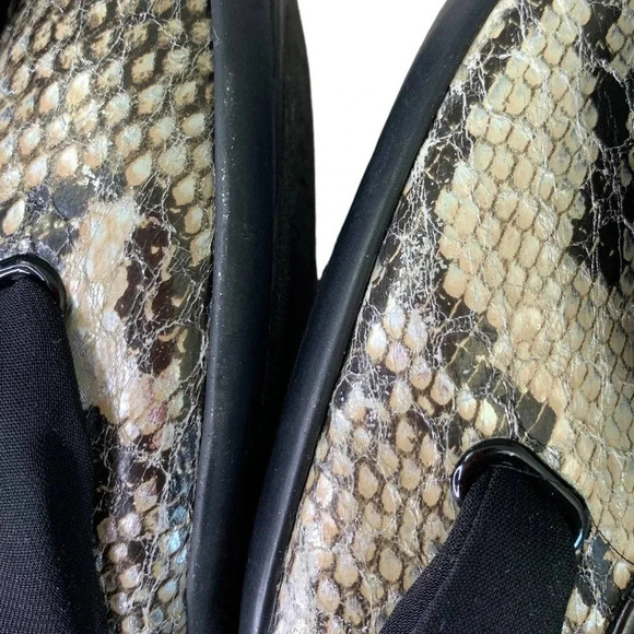 J. Renee Snakeskin Ballet Flat Slip On Shoes Women Size 9.5 Bow Lace Silver Gray - Picture 14 of 15